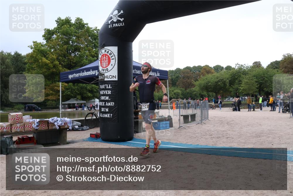 14.09.2025 - Stadtparktriathlon Strokosch-Dieckow http://msf.ph/oto/8882752 14.09.2025 09:51:35 Ziel 321, 325 meine-sportfotos.de