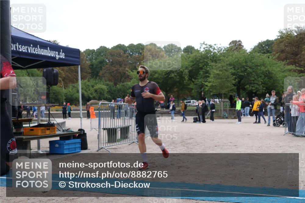 14.09.2025 - Stadtparktriathlon Strokosch-Dieckow http://msf.ph/oto/8882765 14.09.2025 09:51:43 Ziel 323, 325 meine-sportfotos.de
