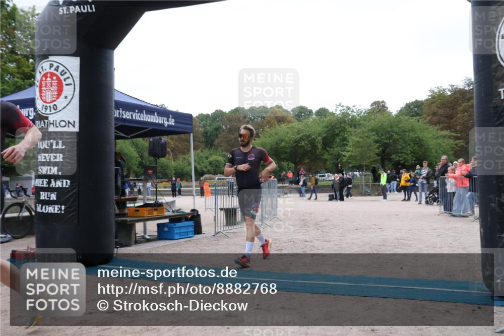 14.09.2025 - Stadtparktriathlon Strokosch-Dieckow http://msf.ph/oto/8882768 14.09.2025 09:51:43 Ziel 323, 325 meine-sportfotos.de