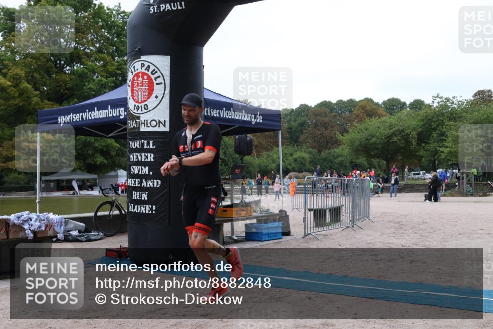 14.09.2025 - Stadtparktriathlon Strokosch-Dieckow http://msf.ph/oto/8882848 14.09.2025 09:54:17 Ziel 476 meine-sportfotos.de