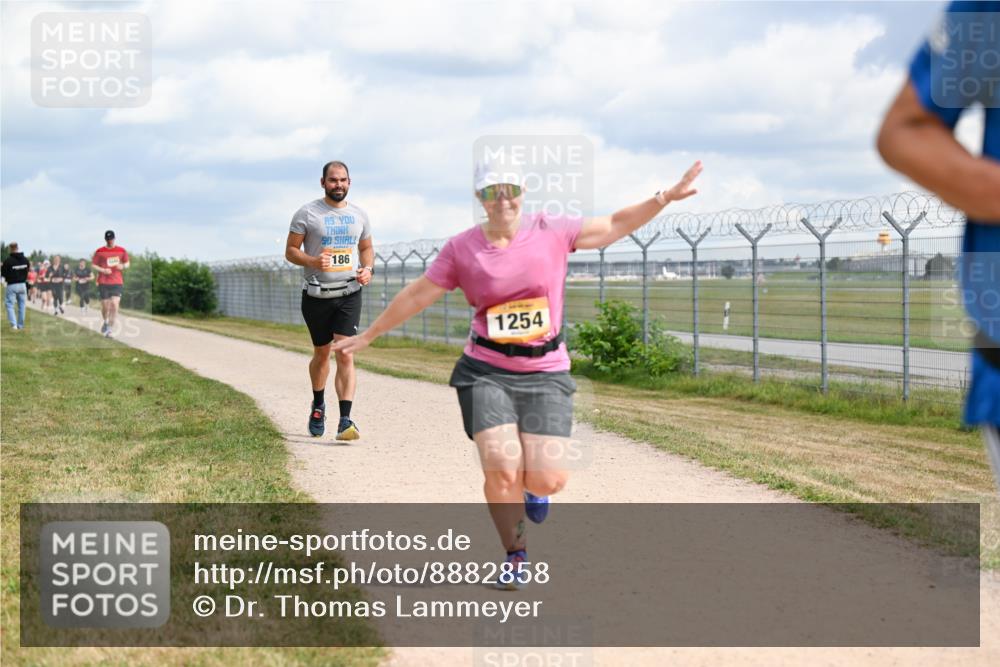 14.09.2025 - Airport Race Dr. Thomas Lammeyer http://msf.ph/oto/8882858 14.09.2025 12:36:05 Laufen 186, 1254 meine-sportfotos.de