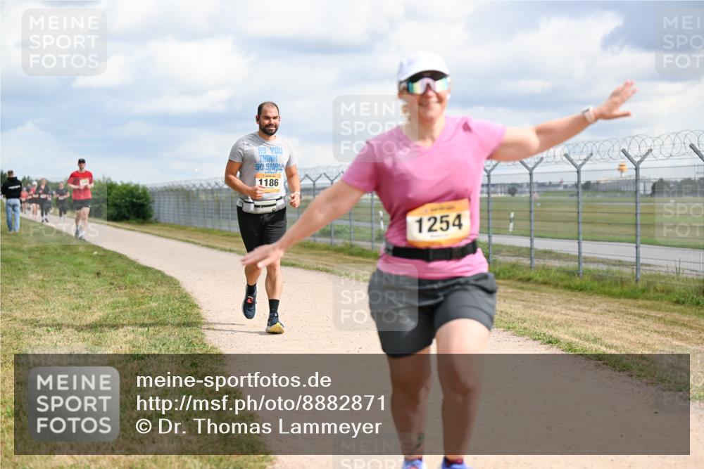 14.09.2025 - Airport Race Dr. Thomas Lammeyer http://msf.ph/oto/8882871 14.09.2025 12:36:06 Laufen 1186, 1254 meine-sportfotos.de