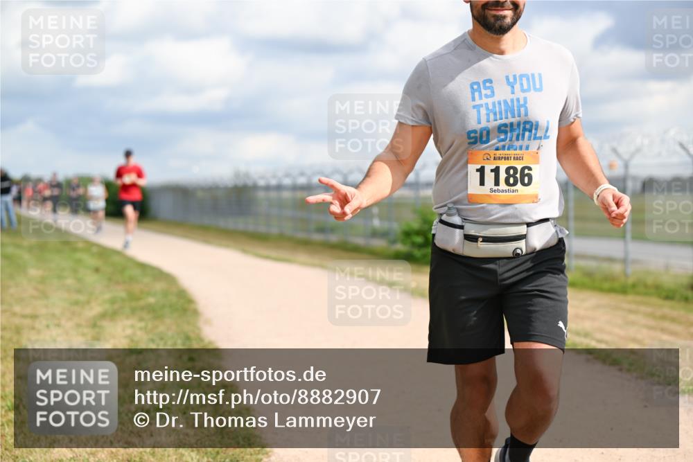 14.09.2025 - Airport Race Dr. Thomas Lammeyer http://msf.ph/oto/8882907 14.09.2025 12:36:08 Laufen 42, 1186 meine-sportfotos.de