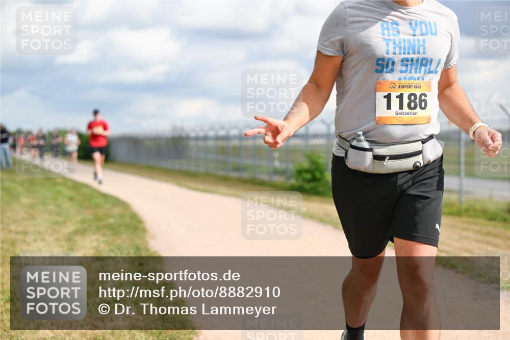 14.09.2025 - Airport Race Dr. Thomas Lammeyer http://msf.ph/oto/8882910 14.09.2025 12:36:09 Laufen 42, 1186 meine-sportfotos.de