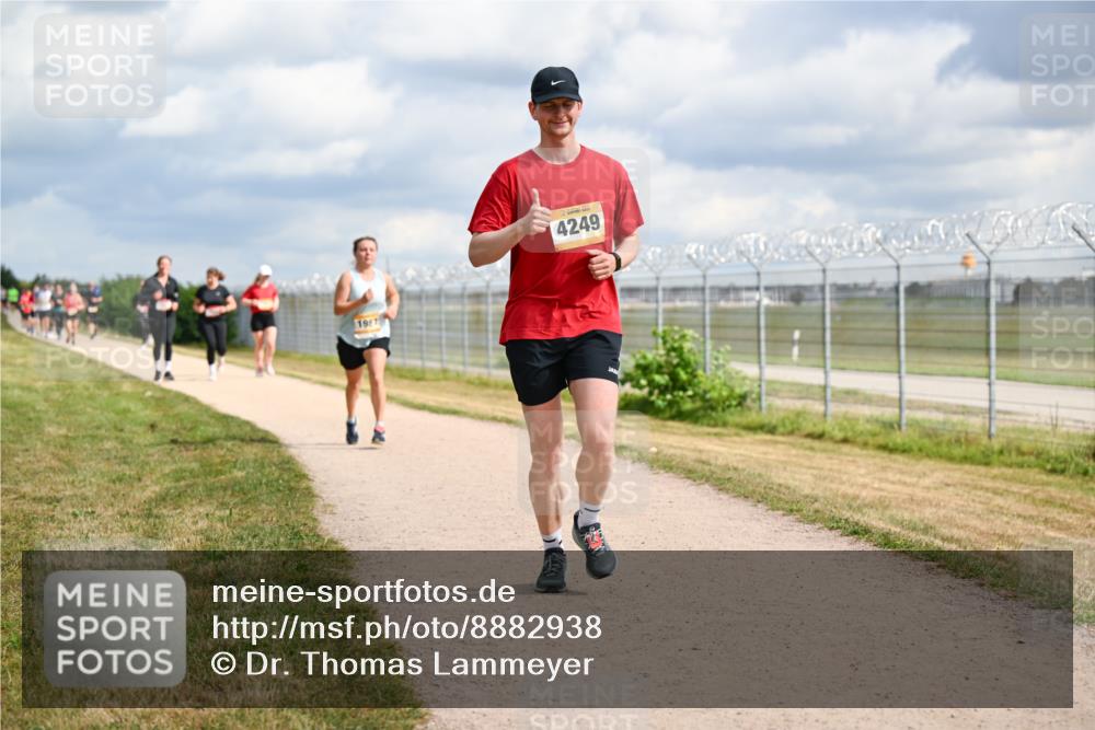14.09.2025 - Airport Race Dr. Thomas Lammeyer http://msf.ph/oto/8882938 14.09.2025 12:36:16 Laufen 1987, 4249 meine-sportfotos.de
