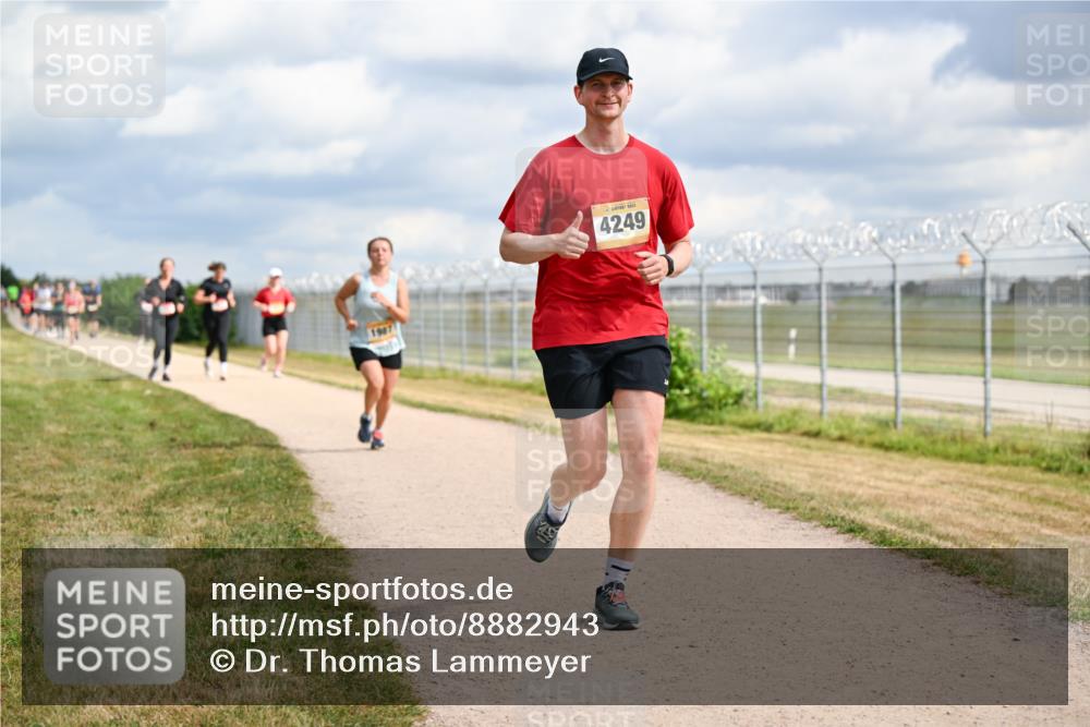 14.09.2025 - Airport Race Dr. Thomas Lammeyer http://msf.ph/oto/8882943 14.09.2025 12:36:17 Laufen 1987, 4249 meine-sportfotos.de