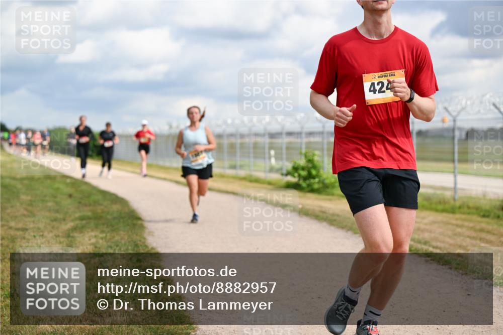 14.09.2025 - Airport Race Dr. Thomas Lammeyer http://msf.ph/oto/8882957 14.09.2025 12:36:18 Laufen 424 meine-sportfotos.de
