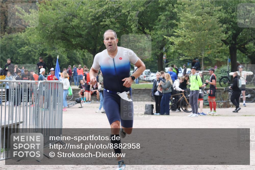 14.09.2025 - Stadtparktriathlon Strokosch-Dieckow http://msf.ph/oto/8882958 14.09.2025 09:56:39 Ziel 394, 402 meine-sportfotos.de