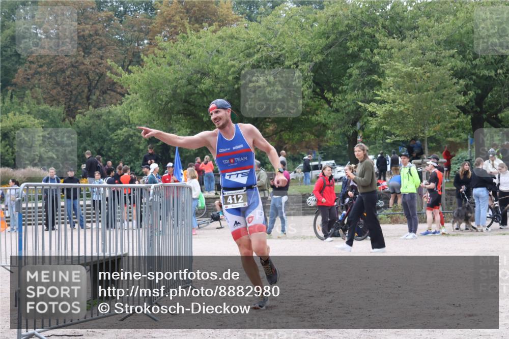 14.09.2025 - Stadtparktriathlon Strokosch-Dieckow http://msf.ph/oto/8882980 14.09.2025 09:56:54 Ziel 412 meine-sportfotos.de