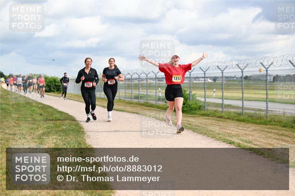 14.09.2025 - Airport Race Dr. Thomas Lammeyer http://msf.ph/oto/8883012 14.09.2025 12:36:23 Laufen 763, 1212, 782 meine-sportfotos.de