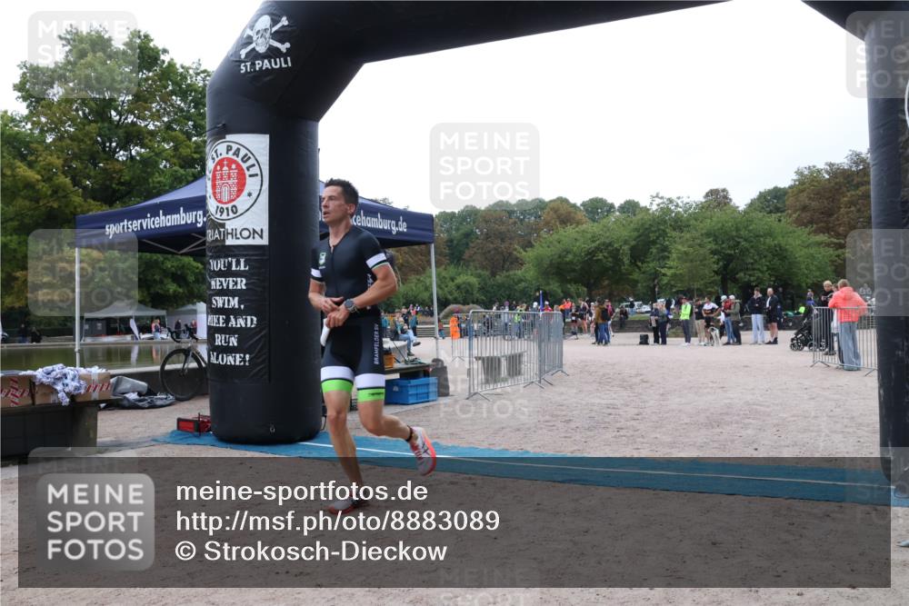 14.09.2025 - Stadtparktriathlon Strokosch-Dieckow http://msf.ph/oto/8883089 14.09.2025 09:58:30 Ziel 381 meine-sportfotos.de