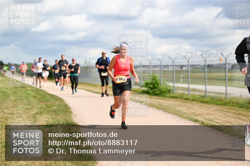 14.09.2025 - Airport Race Dr. Thomas Lammeyer http://msf.ph/oto/8883117 14.09.2025 12:36:34 Laufen 063 meine-sportfotos.de