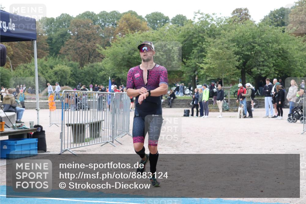14.09.2025 - Stadtparktriathlon Strokosch-Dieckow http://msf.ph/oto/8883124 14.09.2025 10:00:11 Ziel 422 meine-sportfotos.de