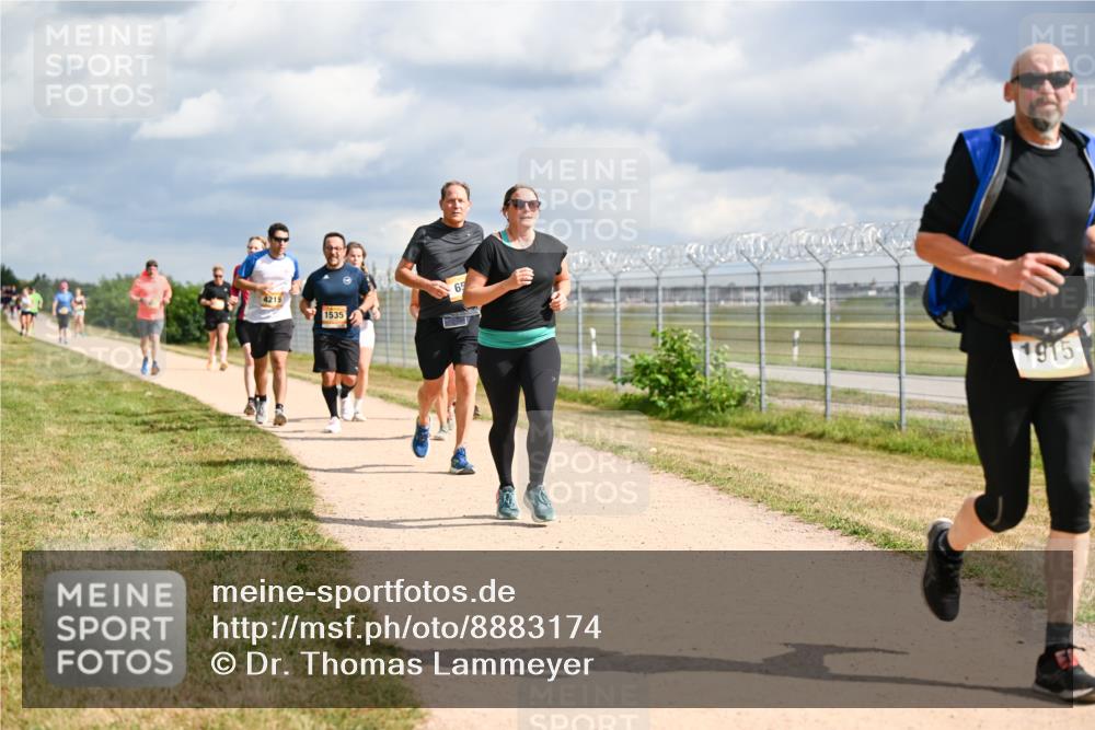 14.09.2025 - Airport Race Dr. Thomas Lammeyer http://msf.ph/oto/8883174 14.09.2025 12:36:38 Laufen 4215, 1535, 65, 1915 meine-sportfotos.de
