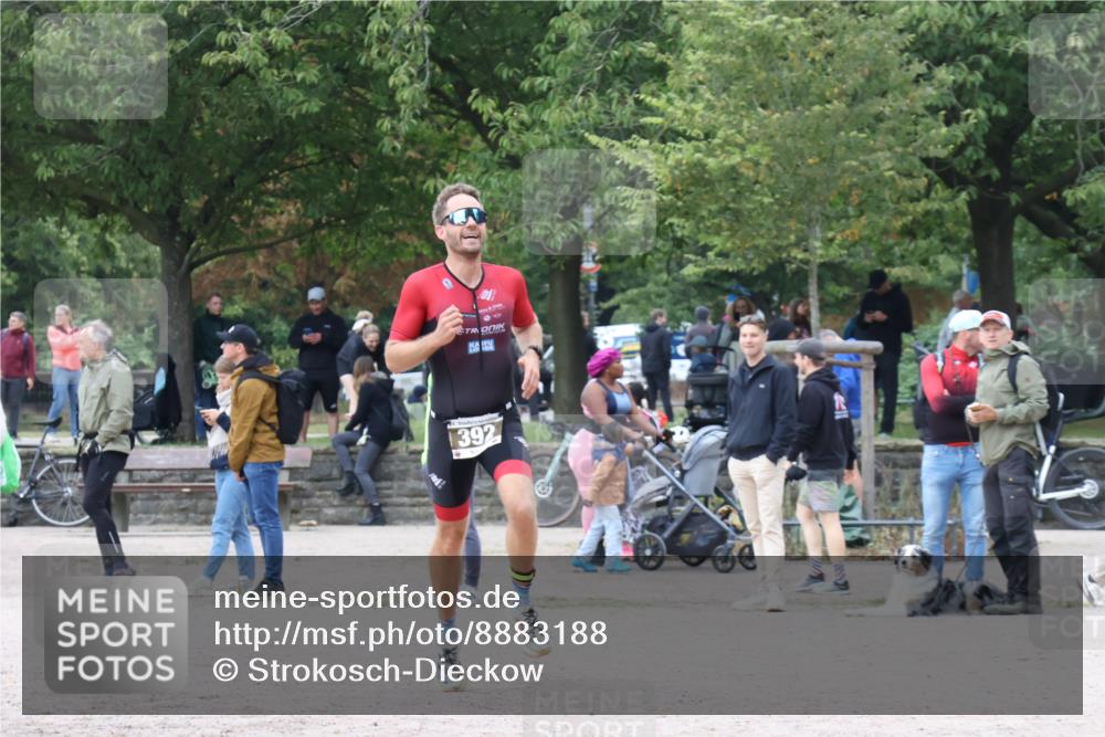 14.09.2025 - Stadtparktriathlon Strokosch-Dieckow http://msf.ph/oto/8883188 14.09.2025 10:02:35 Ziel 392 meine-sportfotos.de