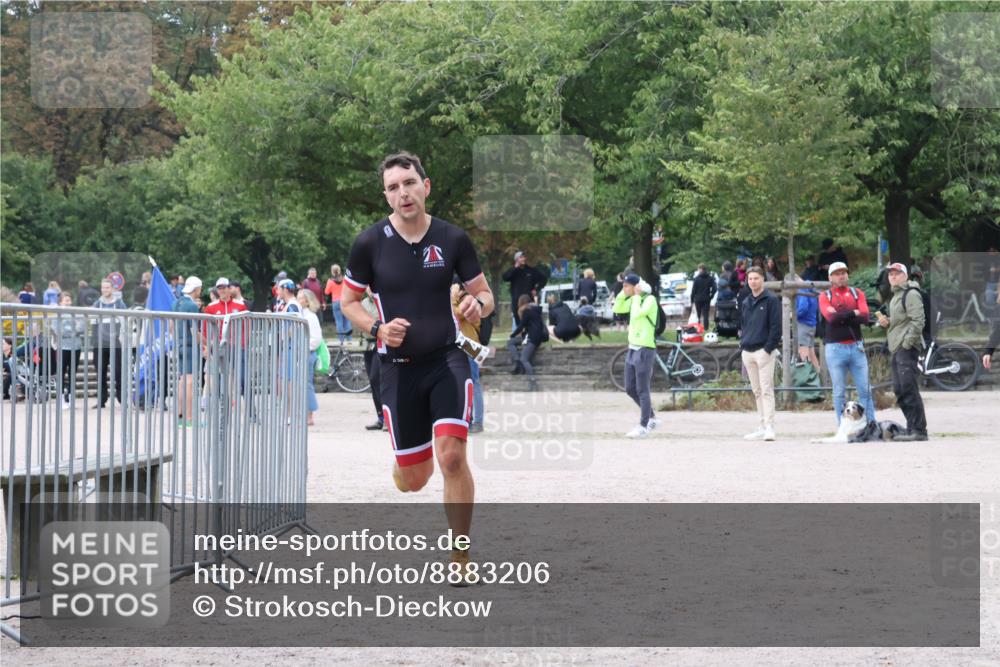 14.09.2025 - Stadtparktriathlon Strokosch-Dieckow http://msf.ph/oto/8883206 14.09.2025 10:02:50 Ziel 401 meine-sportfotos.de