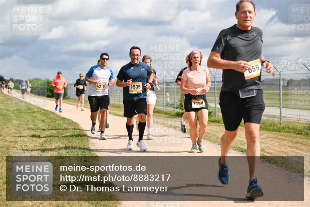 14.09.2025 - Airport Race Dr. Thomas Lammeyer http://msf.ph/oto/8883217 14.09.2025 12:36:42 Laufen 4215, 1535, 1535, 1098, 659 meine-sportfotos.de