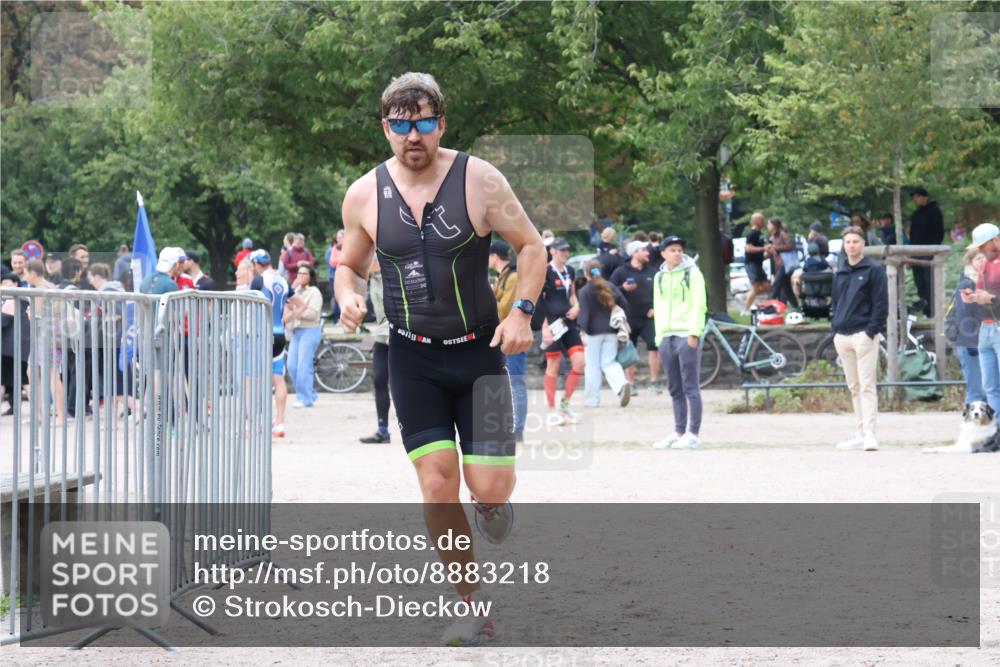 14.09.2025 - Stadtparktriathlon Strokosch-Dieckow http://msf.ph/oto/8883218 14.09.2025 10:03:16 Ziel 419 meine-sportfotos.de