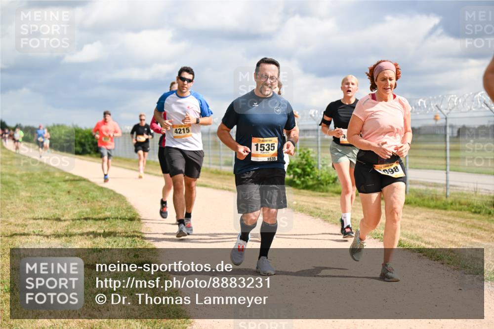 14.09.2025 - Airport Race Dr. Thomas Lammeyer http://msf.ph/oto/8883231 14.09.2025 12:36:43 Laufen 4215, 1535, 1535, 098 meine-sportfotos.de