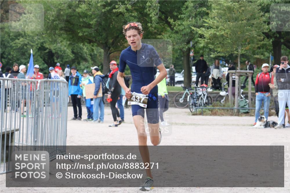 14.09.2025 - Stadtparktriathlon Strokosch-Dieckow http://msf.ph/oto/8883271 14.09.2025 10:05:45 Ziel 437 meine-sportfotos.de