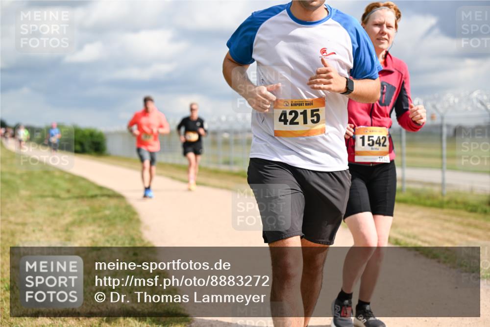 14.09.2025 - Airport Race Dr. Thomas Lammeyer http://msf.ph/oto/8883272 14.09.2025 12:36:45 Laufen 42, 4215, 1542, 1542 meine-sportfotos.de
