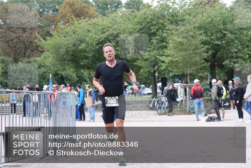14.09.2025 - Stadtparktriathlon Strokosch-Dieckow http://msf.ph/oto/8883346 14.09.2025 10:06:35 Ziel 380, 386, 418, 431 meine-sportfotos.de