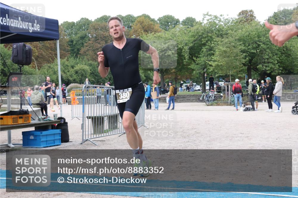 14.09.2025 - Stadtparktriathlon Strokosch-Dieckow http://msf.ph/oto/8883352 14.09.2025 10:06:37 Ziel 380, 386, 418 meine-sportfotos.de