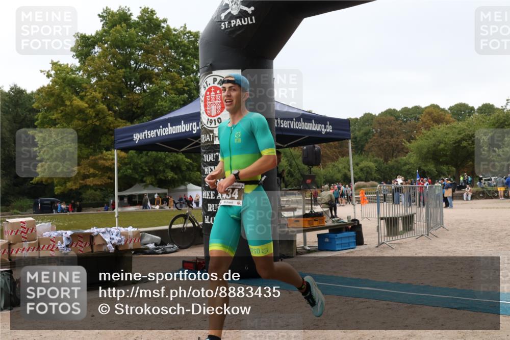 14.09.2025 - Stadtparktriathlon Strokosch-Dieckow http://msf.ph/oto/8883435 14.09.2025 10:09:17 Ziel 434 meine-sportfotos.de