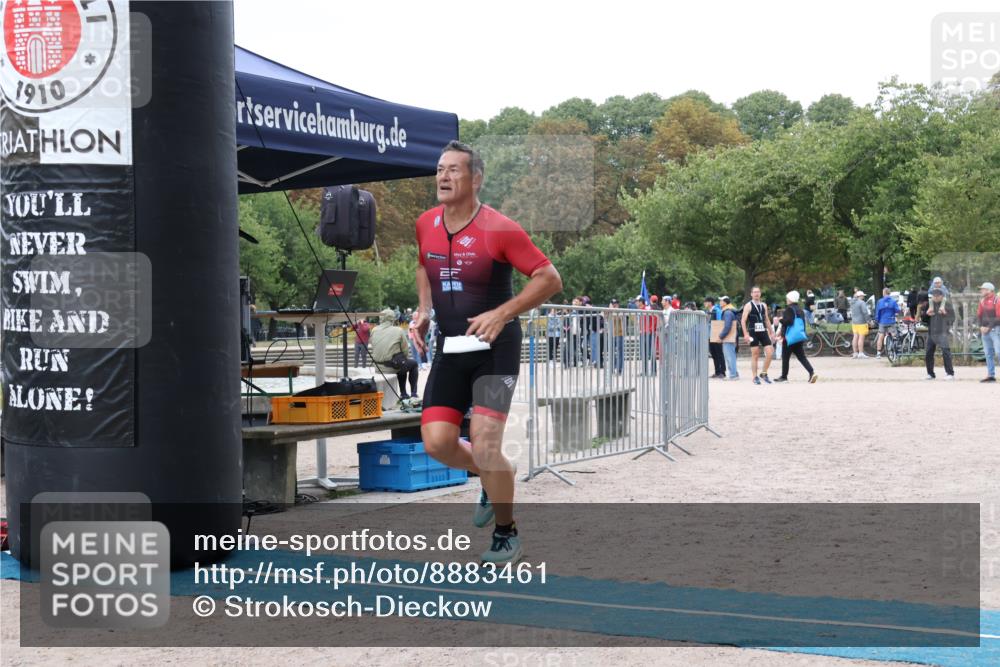 14.09.2025 - Stadtparktriathlon Strokosch-Dieckow http://msf.ph/oto/8883461 14.09.2025 10:09:50 Ziel 393 meine-sportfotos.de
