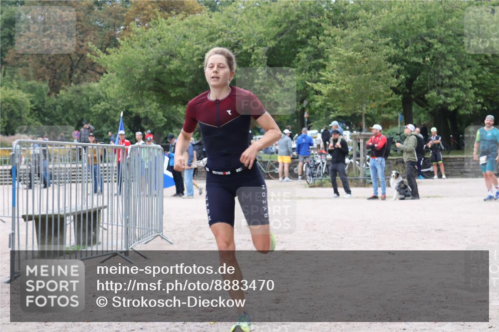 14.09.2025 - Stadtparktriathlon Strokosch-Dieckow http://msf.ph/oto/8883470 14.09.2025 10:10:05 Ziel 406, 460 meine-sportfotos.de