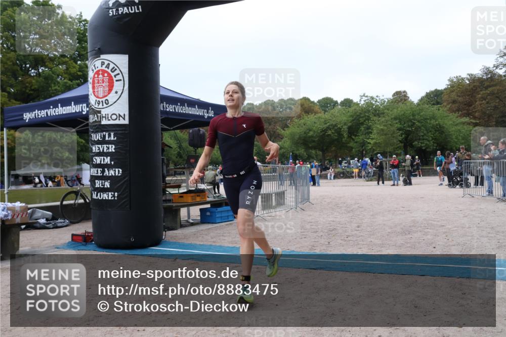 14.09.2025 - Stadtparktriathlon Strokosch-Dieckow http://msf.ph/oto/8883475 14.09.2025 10:10:06 Ziel 406, 460 meine-sportfotos.de