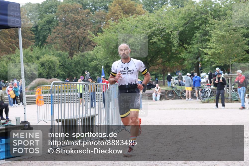 14.09.2025 - Stadtparktriathlon Strokosch-Dieckow http://msf.ph/oto/8883485 14.09.2025 10:10:09 Ziel 406, 460 meine-sportfotos.de
