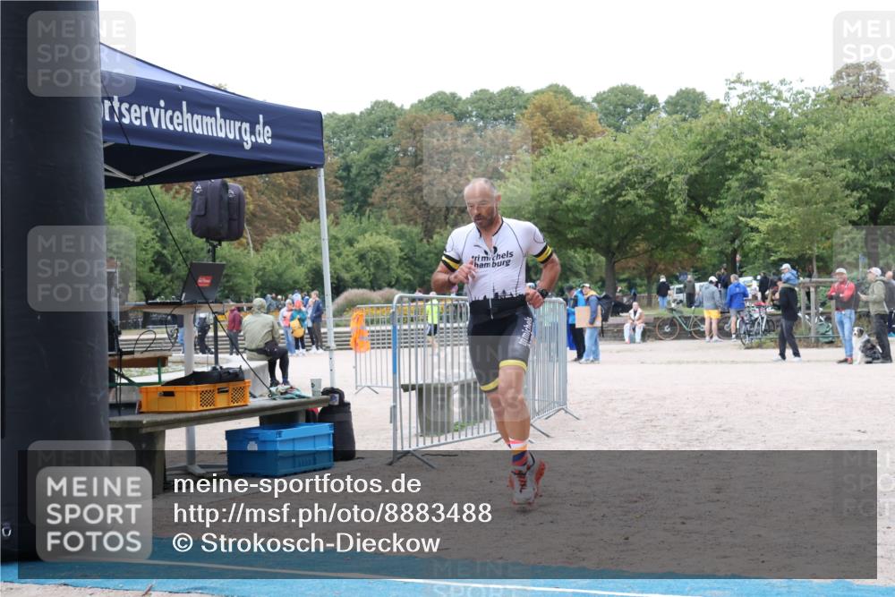 14.09.2025 - Stadtparktriathlon Strokosch-Dieckow http://msf.ph/oto/8883488 14.09.2025 10:10:10 Ziel 406, 460 meine-sportfotos.de