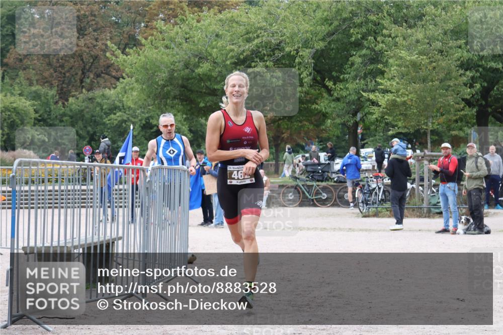 14.09.2025 - Stadtparktriathlon Strokosch-Dieckow http://msf.ph/oto/8883528 14.09.2025 10:11:33 Ziel 391, 462 meine-sportfotos.de