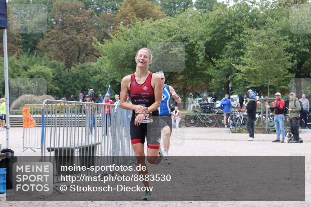 14.09.2025 - Stadtparktriathlon Strokosch-Dieckow http://msf.ph/oto/8883530 14.09.2025 10:11:33 Ziel 391, 462 meine-sportfotos.de