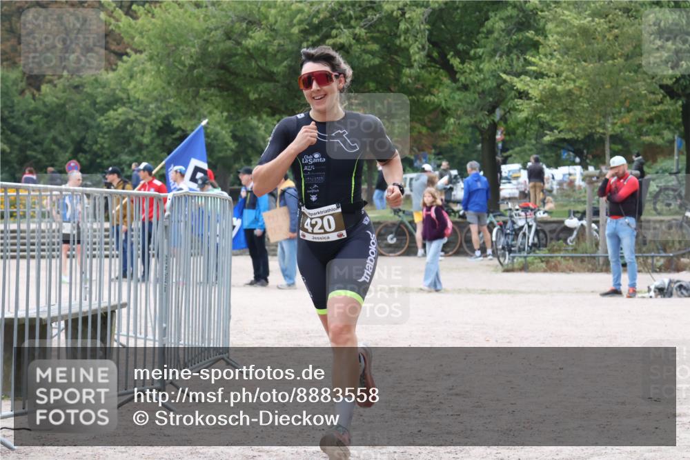 14.09.2025 - Stadtparktriathlon Strokosch-Dieckow http://msf.ph/oto/8883558 14.09.2025 10:13:49 Ziel 420 meine-sportfotos.de