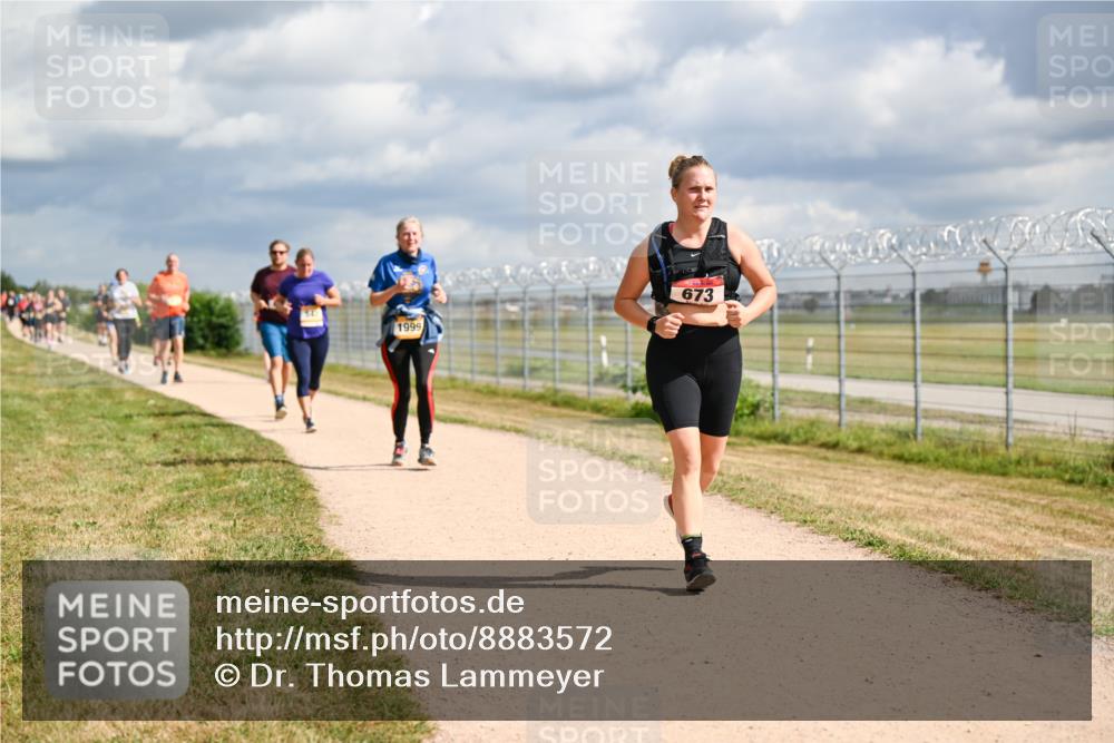 14.09.2025 - Airport Race Dr. Thomas Lammeyer http://msf.ph/oto/8883572 14.09.2025 12:37:44 Laufen 673, 1999 meine-sportfotos.de