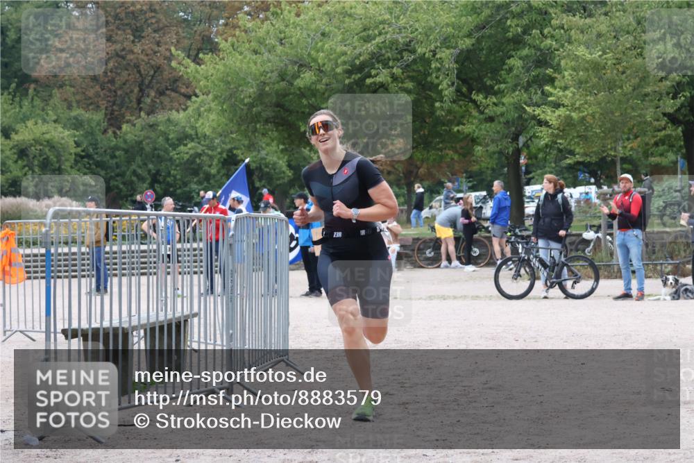14.09.2025 - Stadtparktriathlon Strokosch-Dieckow http://msf.ph/oto/8883579 14.09.2025 10:14:43 Ziel 468 meine-sportfotos.de
