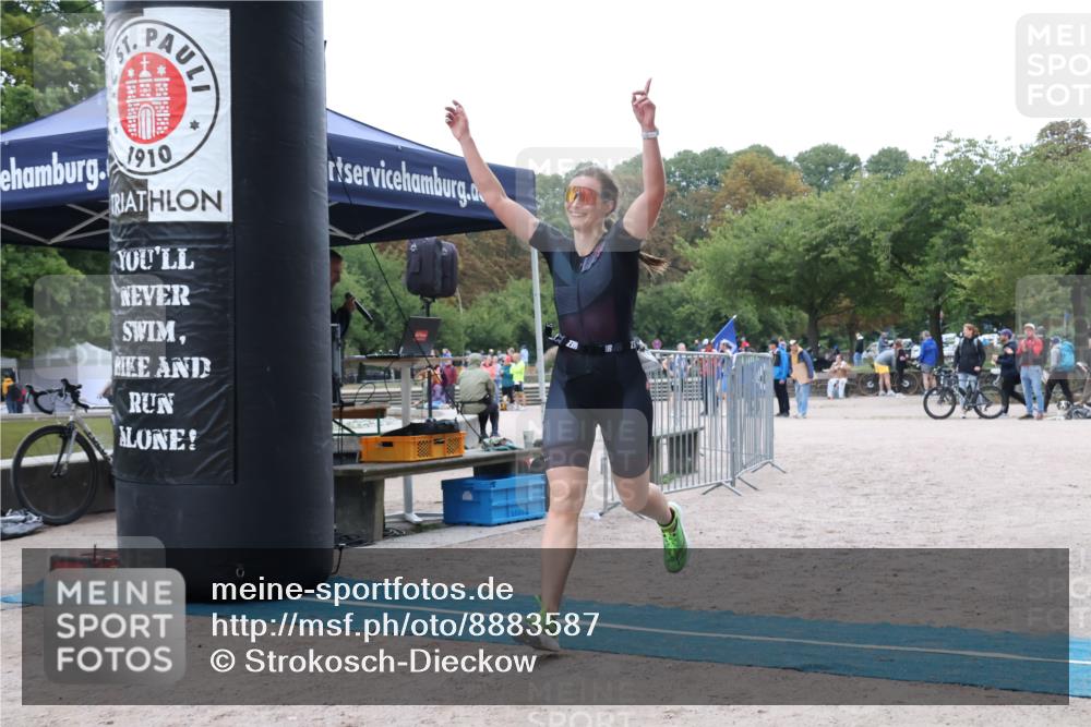 14.09.2025 - Stadtparktriathlon Strokosch-Dieckow http://msf.ph/oto/8883587 14.09.2025 10:14:44 Ziel 468 meine-sportfotos.de