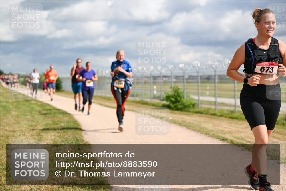 14.09.2025 - Airport Race Dr. Thomas Lammeyer http://msf.ph/oto/8883590 14.09.2025 12:37:45 Laufen 1995, 673 meine-sportfotos.de