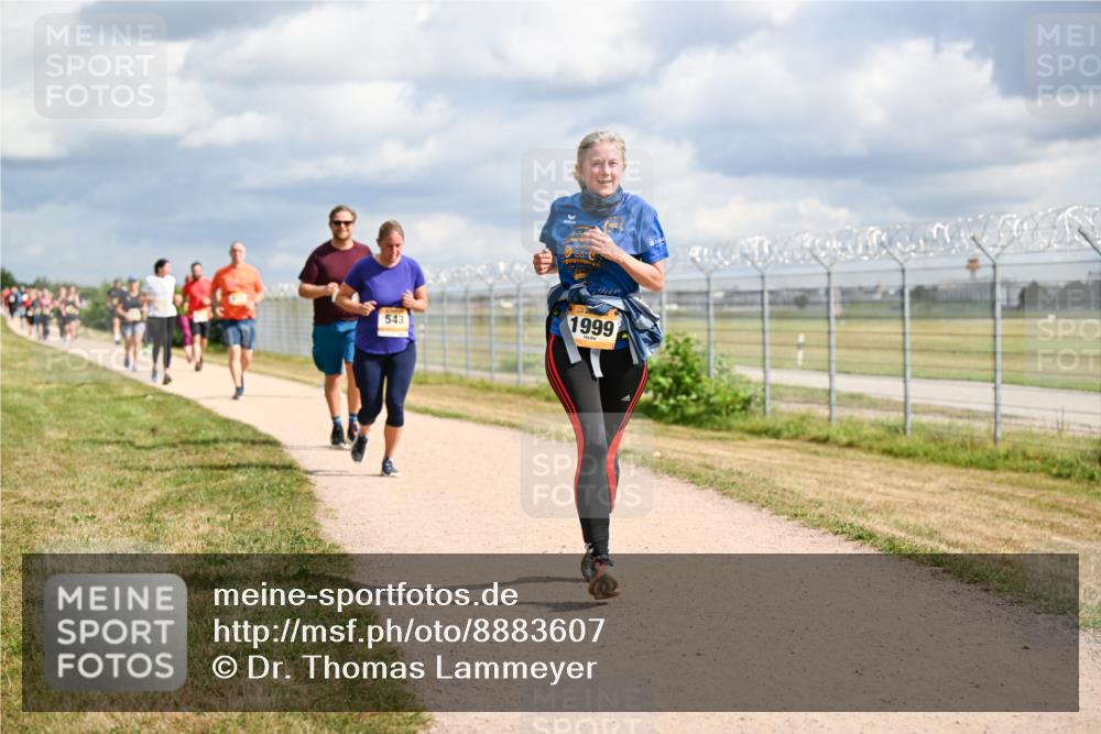 14.09.2025 - Airport Race Dr. Thomas Lammeyer http://msf.ph/oto/8883607 14.09.2025 12:37:47 Laufen 543, 1999 meine-sportfotos.de