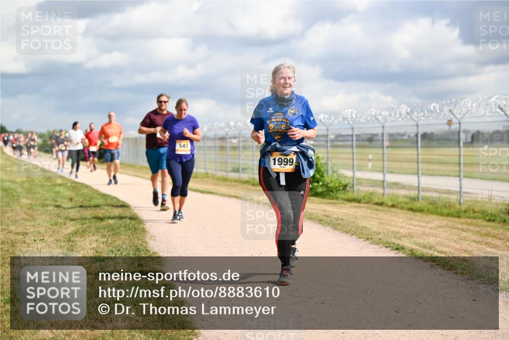 14.09.2025 - Airport Race Dr. Thomas Lammeyer http://msf.ph/oto/8883610 14.09.2025 12:37:47 Laufen 543, 1999 meine-sportfotos.de