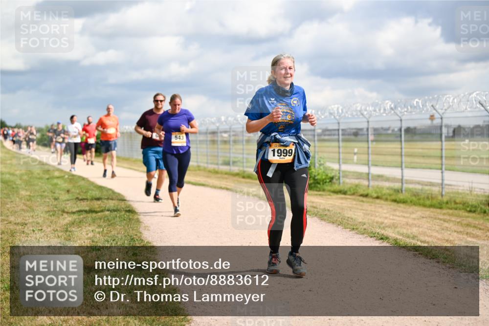 14.09.2025 - Airport Race Dr. Thomas Lammeyer http://msf.ph/oto/8883612 14.09.2025 12:37:47 Laufen 543, 1999 meine-sportfotos.de