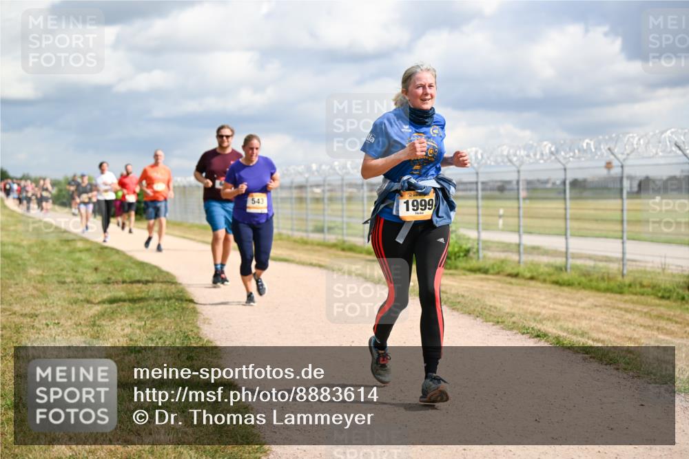 14.09.2025 - Airport Race Dr. Thomas Lammeyer http://msf.ph/oto/8883614 14.09.2025 12:37:47 Laufen 543, 1999 meine-sportfotos.de