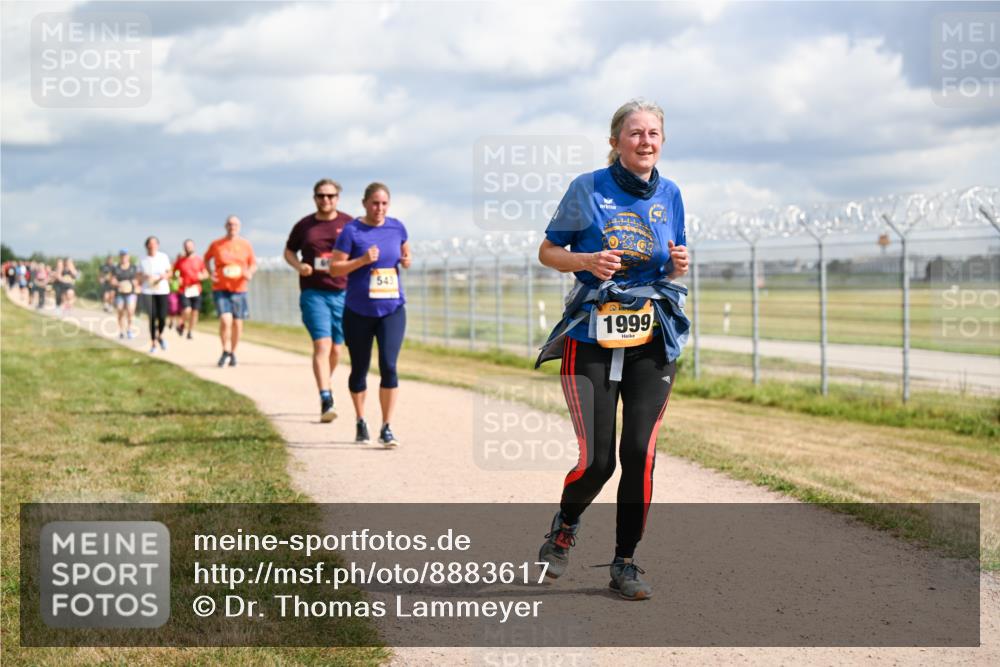 14.09.2025 - Airport Race Dr. Thomas Lammeyer http://msf.ph/oto/8883617 14.09.2025 12:37:47 Laufen 543, 1999 meine-sportfotos.de