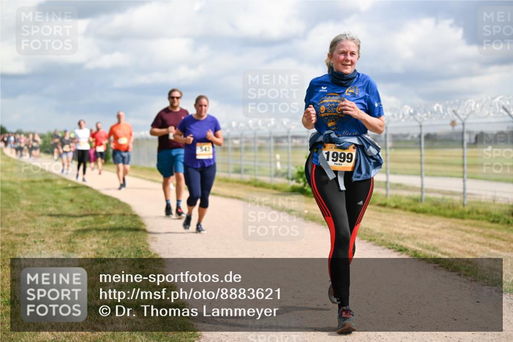 14.09.2025 - Airport Race Dr. Thomas Lammeyer http://msf.ph/oto/8883621 14.09.2025 12:37:48 Laufen 543, 1999 meine-sportfotos.de