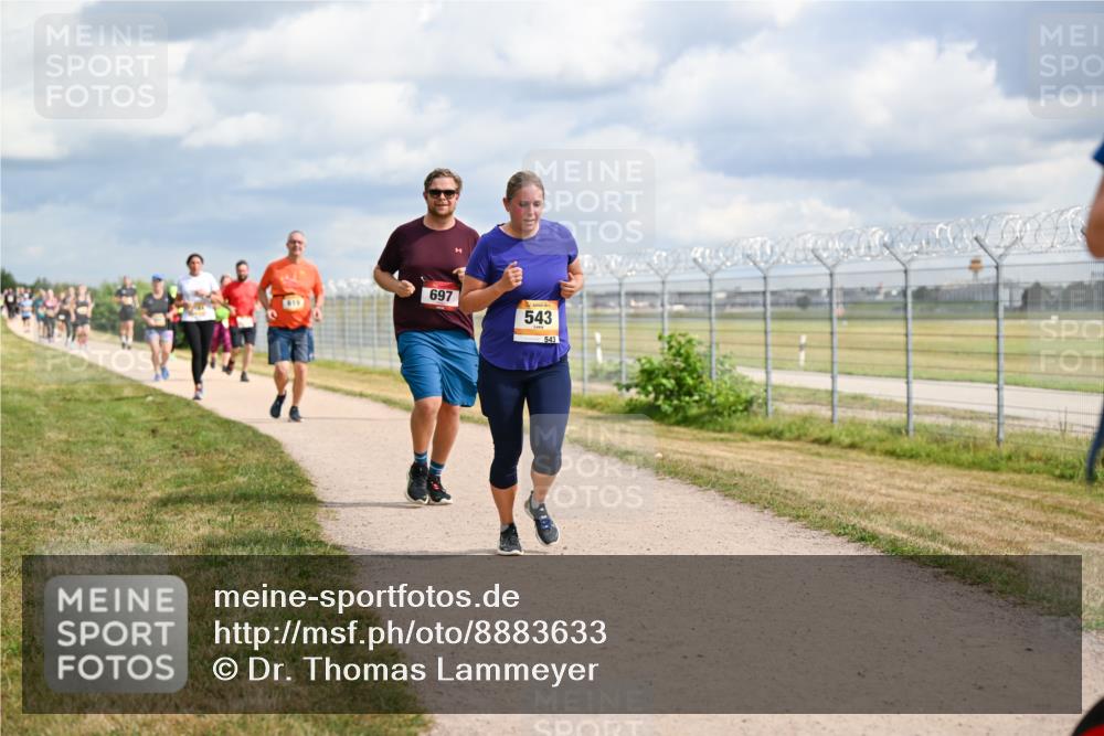 14.09.2025 - Airport Race Dr. Thomas Lammeyer http://msf.ph/oto/8883633 14.09.2025 12:37:49 Laufen 697, 543 meine-sportfotos.de