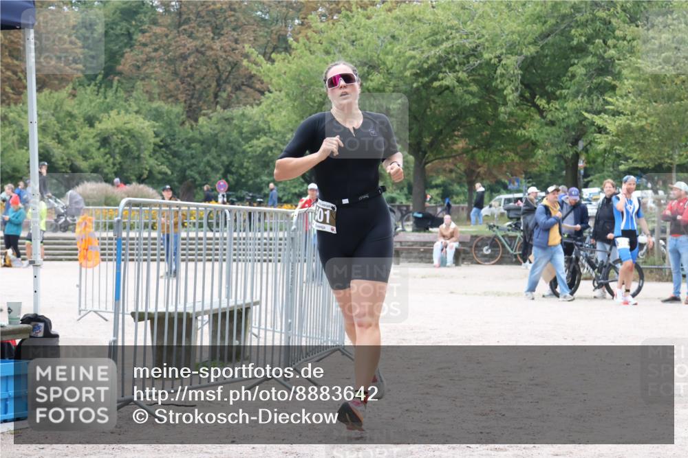 14.09.2025 - Stadtparktriathlon Strokosch-Dieckow http://msf.ph/oto/8883642 14.09.2025 10:15:32 Ziel 501 meine-sportfotos.de