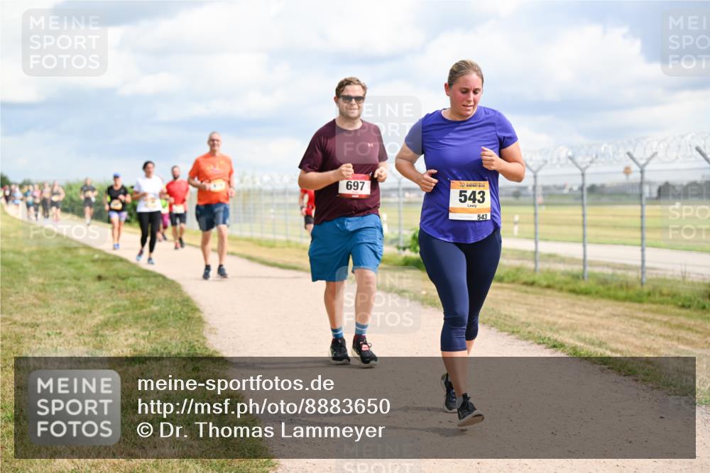 14.09.2025 - Airport Race Dr. Thomas Lammeyer http://msf.ph/oto/8883650 14.09.2025 12:37:50 Laufen 697, 543, 543 meine-sportfotos.de