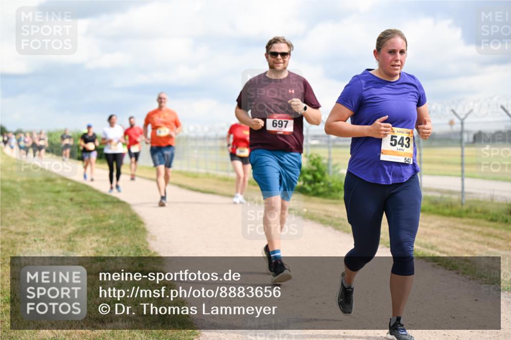 14.09.2025 - Airport Race Dr. Thomas Lammeyer http://msf.ph/oto/8883656 14.09.2025 12:37:50 Laufen 697, 543, 543 meine-sportfotos.de